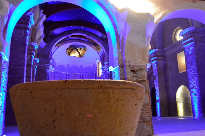 San Pedro Cultural Becerril de campos. Pila bautismal. Palencia diferente San Pedro Cultural Becerril de campos. Pila bautismal. Palencia diferente