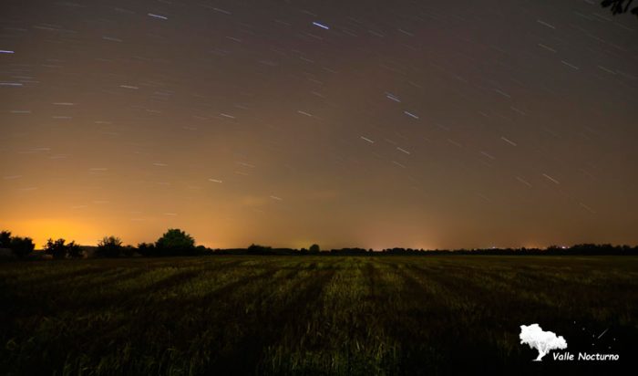 Fotografía nocturna de parcela de cereal en Carrión de los Condes, palencia diferente Fotografía nocturna de parcela de cereal en Carrión de los Condes, palencia diferente